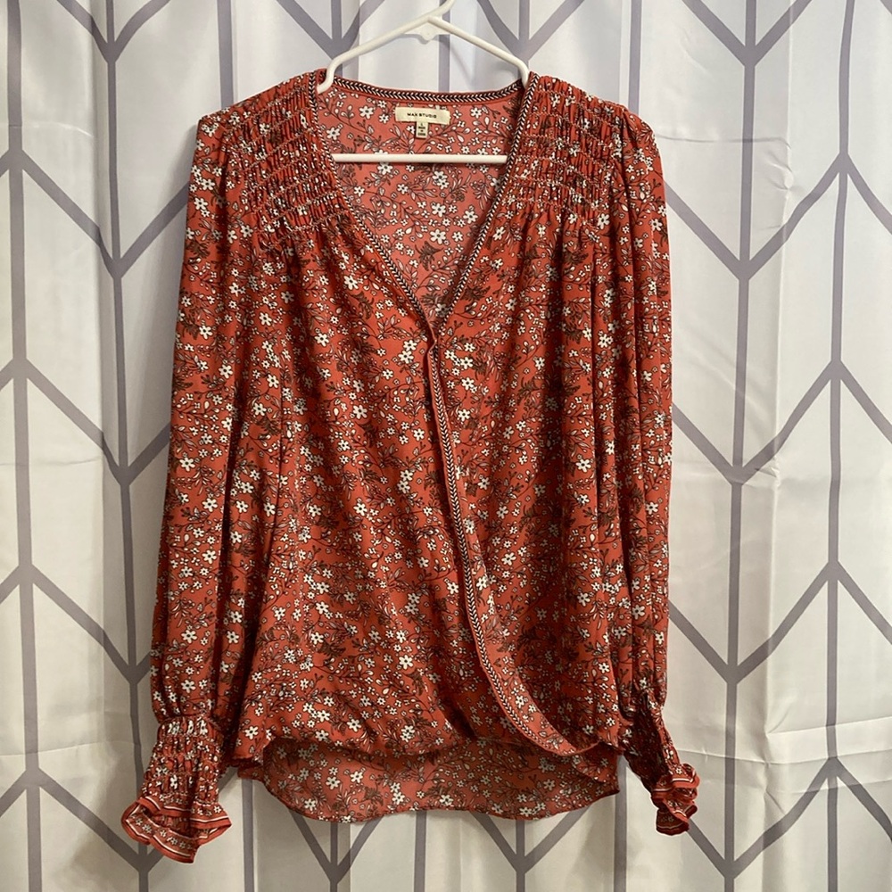 Flowy long sleeve blouse